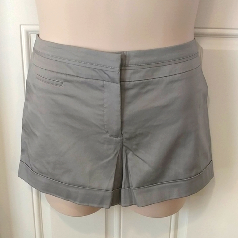 Express Slimming Grey Flat Front Midi Shorts Size 12 NWT